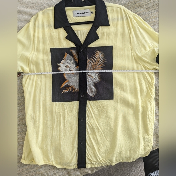Tru Kolors Camp Collar Button Down Shirt Sleeve Shirt (Cream) - Size XL - Picture 3 of 6